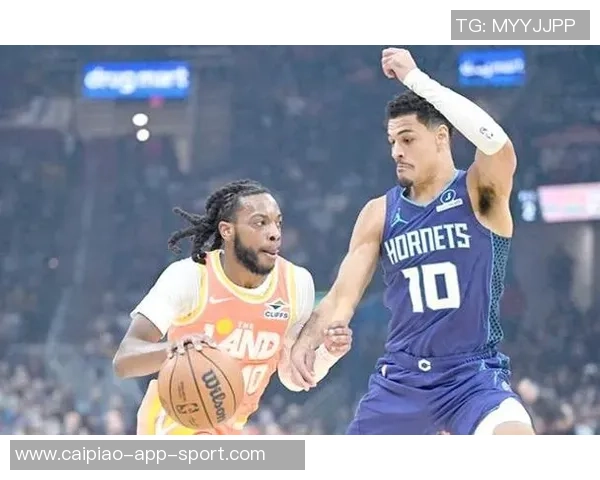 双枪状态低迷米切尔与加兰合力35投仅中14次贡献44分10助攻