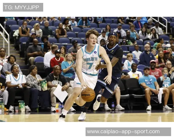 克尼佩尔表现积极尽管手感一般14投4中斩获18分罚球命中率高正负值显著提升